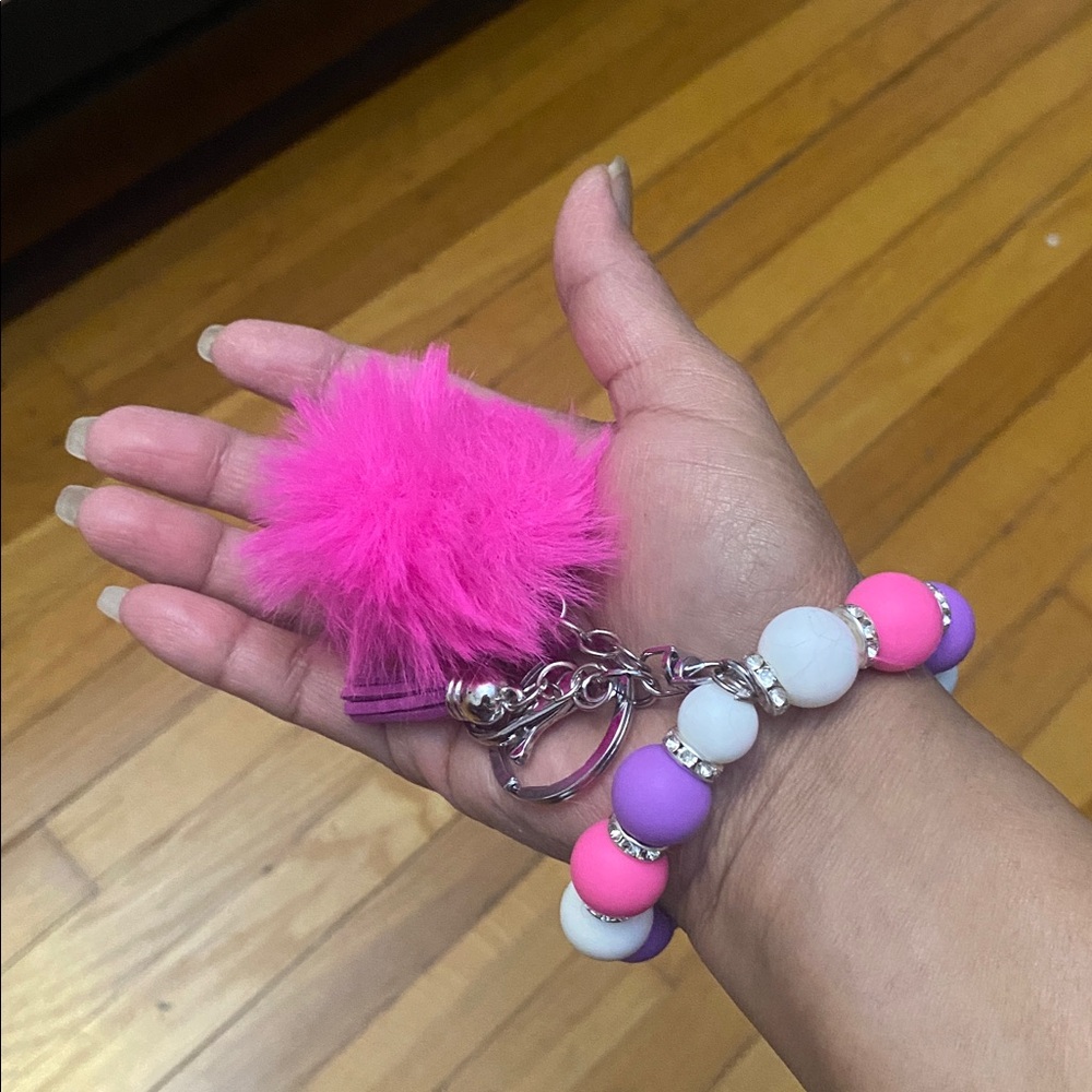 Handmade Keychain with pom-pom - Picture 2 of 7